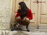 016092 Eve Takes A Pee Before Entering The Palace Of Versailles 9