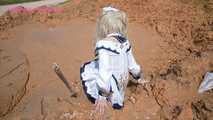 Xiaomeng as Barbara Stuck in the Mud 2