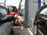 025020 Genevieve's Finale-A Pee At The Hire Car Reurn 5