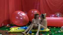 Lisa & Pamela 04 5