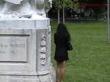 016082 Eve Takes A Pee Break By The Alfred de Musset Statue 4