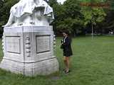 016082 Eve Takes A Pee Break By The Alfred de Musset Statue 5