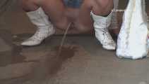 046006 Yassie Takes An Emergency Pee At The Stables 4