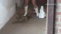046006 Yassie Takes An Emergency Pee At The Stables 5