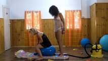 Denise & Claire 07 5