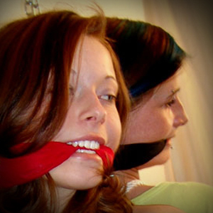 Bound-Girls Zarah & Elaine